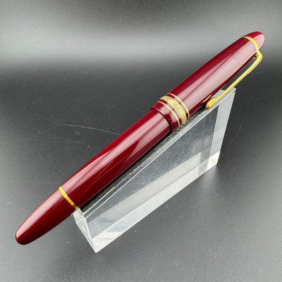 Montblanc Meisterstück No. 146 Burgundy Fountain Pen 14K Gold Medium Nib