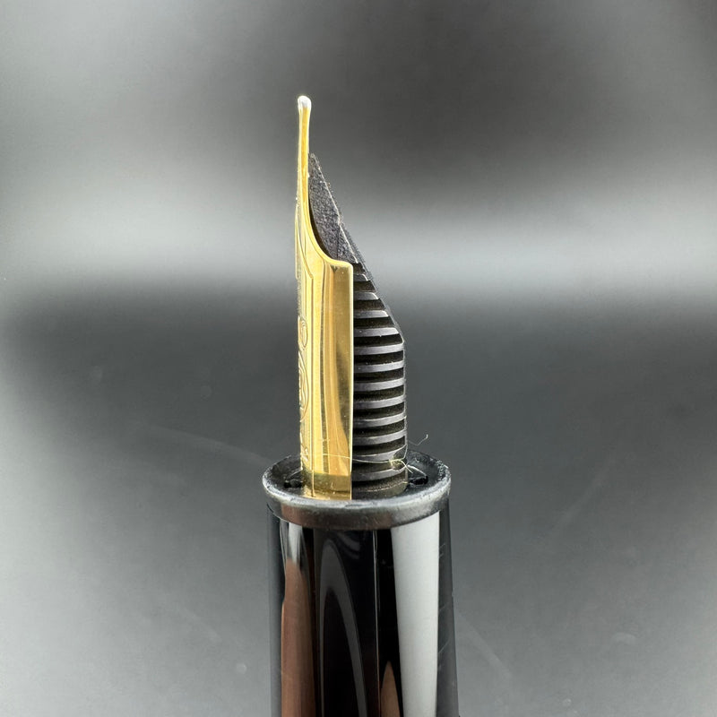 Montblanc Meisterstück No. 146 Fountain Pen 14K Gold Fine Nib Serviced