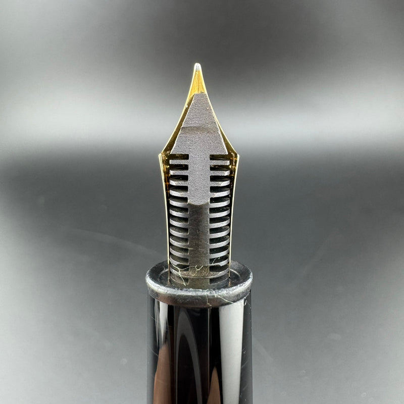 Montblanc Meisterstück No. 146 Fountain Pen 14K Gold Fine Nib Serviced