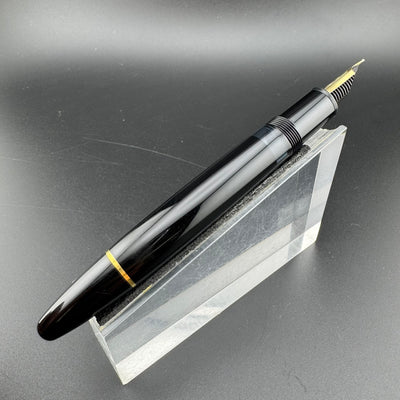 Montblanc Meisterstück No. 146 Fountain Pen 14K Gold Fine Nib Serviced