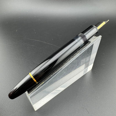 Montblanc Meisterstück No. 146 Fountain Pen 14K Gold Fine Nib Serviced