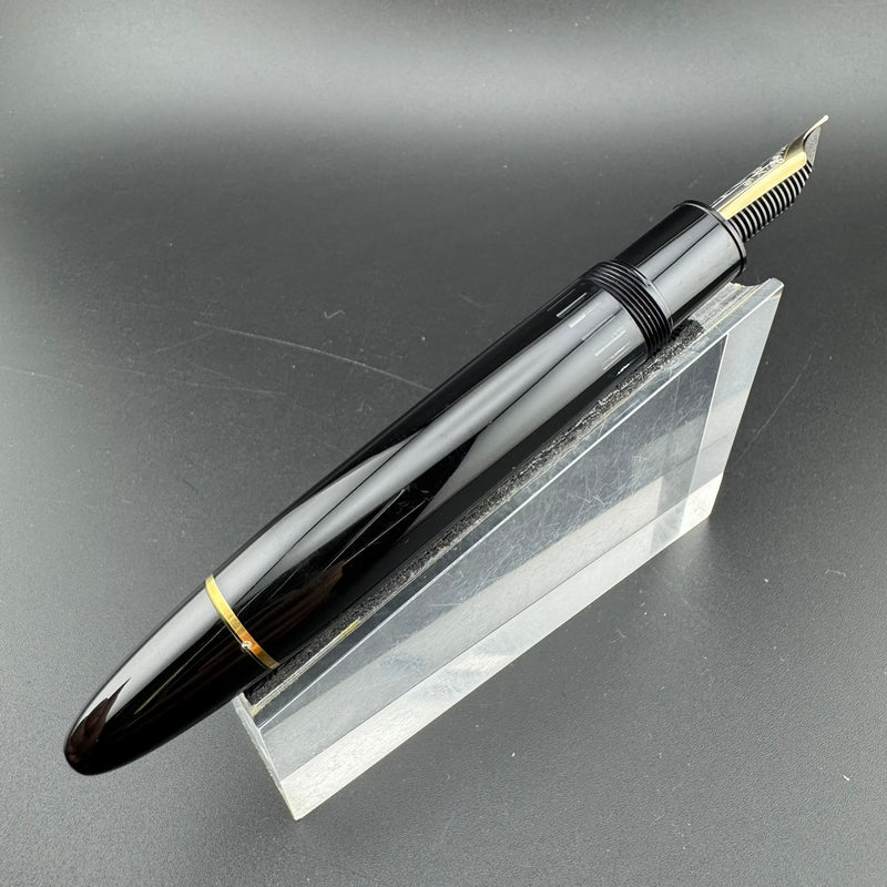 Montblanc Meisterstück No. 149 Fountain Pen 14C Gold Broad Nib Serviced
