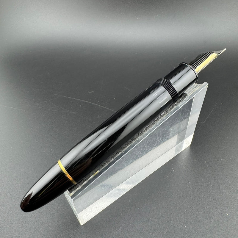 Montblanc Meisterstück No. 149 Fountain Pen 14C Gold Broad Nib Serviced