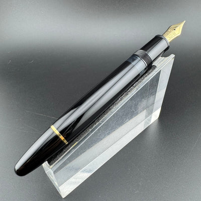 Montblanc Meisterstück No. 146 Fountain Pen 14K Gold Fine Nib Serviced