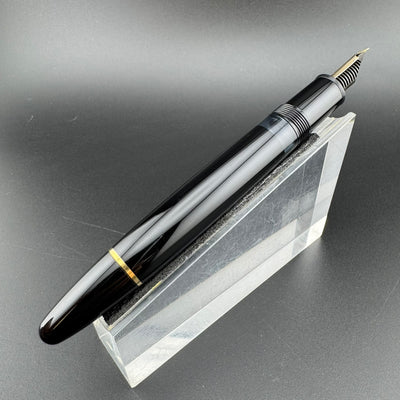Montblanc Meisterstück No. 146 Fountain Pen 14K Gold Fine Nib Serviced