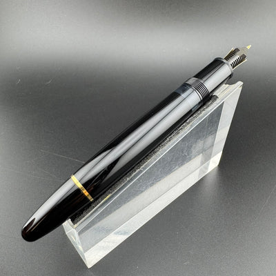Montblanc Meisterstück No. 146 Fountain Pen 14K Gold Fine Nib Serviced