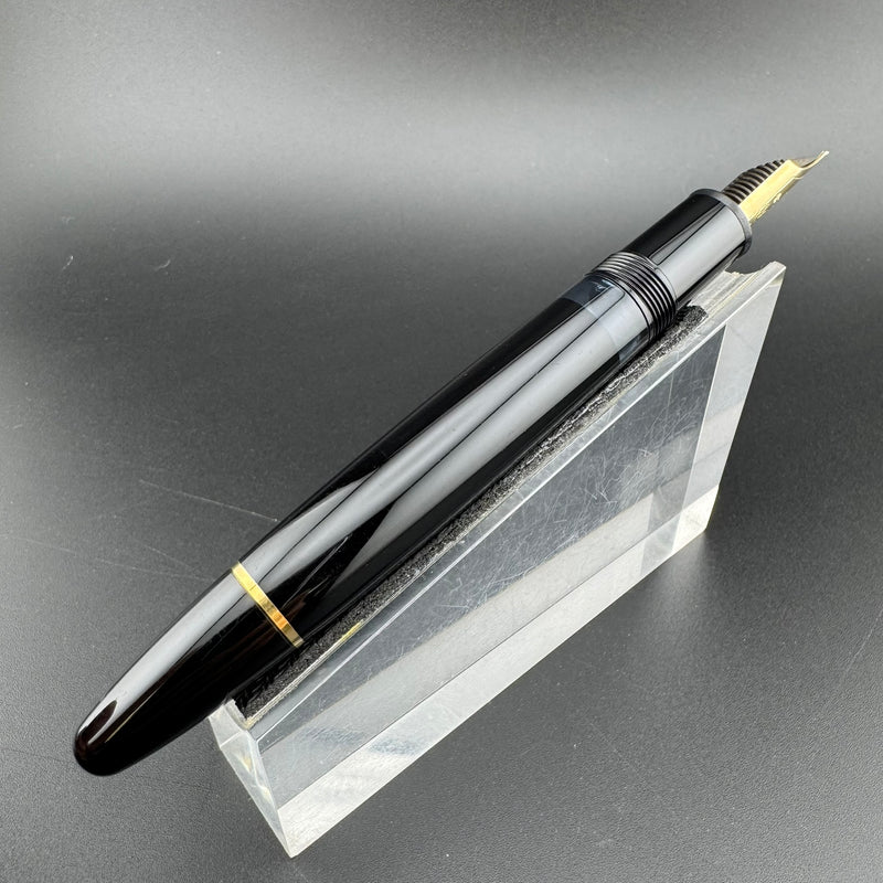 Montblanc Meisterstück No. 146 Fountain Pen 14K Gold Fine Nib Serviced