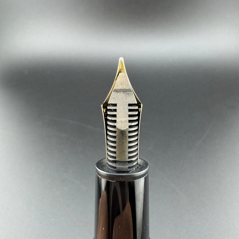 Montblanc Meisterstück No. 146 Fountain Pen 14K Gold Fine Nib Serviced