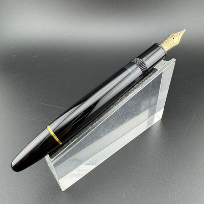 Montblanc Meisterstück No. 146 Fountain Pen 14K Gold Fine Nib Serviced
