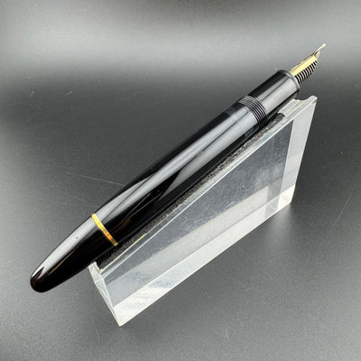 Montblanc Meisterstück No. 146 Fountain Pen 14K Gold Fine Nib Serviced