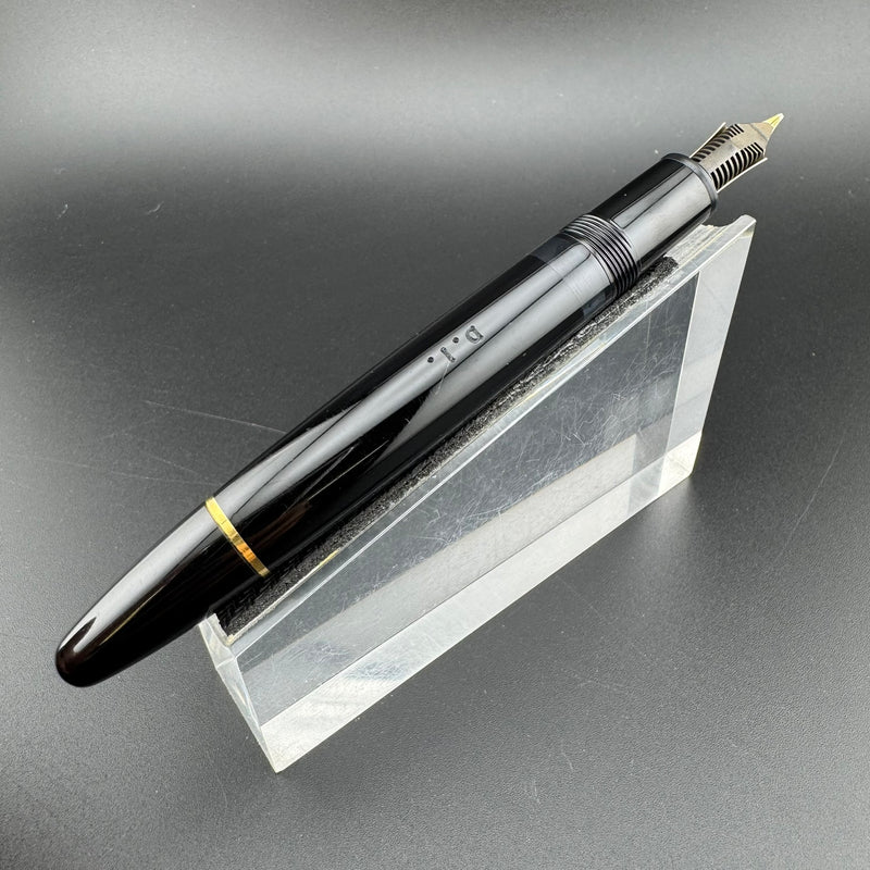 Montblanc Meisterstück No. 146 Fountain Pen 14K Gold Fine Nib Serviced