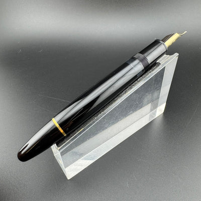 Montblanc Meisterstück No. 146 Fountain Pen 14K Gold Fine Nib Serviced