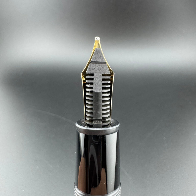 Montblanc Meisterstück No. 146 Fountain Pen 14K Gold Medium Nib Serviced