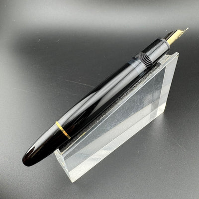 Montblanc Meisterstück No. 146 Fountain Pen 14K Gold Medium Nib Serviced