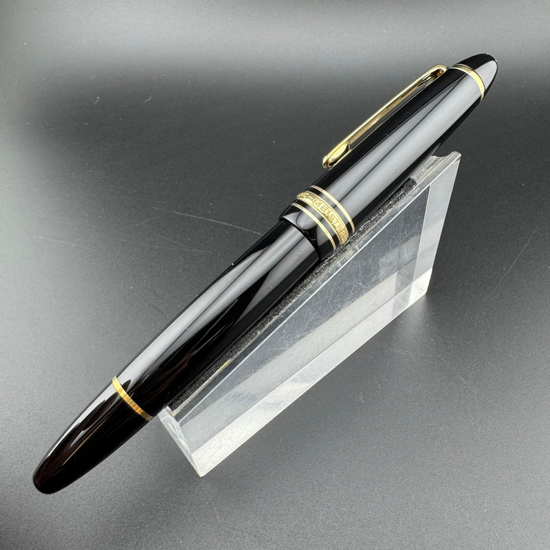 Montblanc Meisterstück No. 146 Fountain Pen 14K Gold Medium Nib Serviced