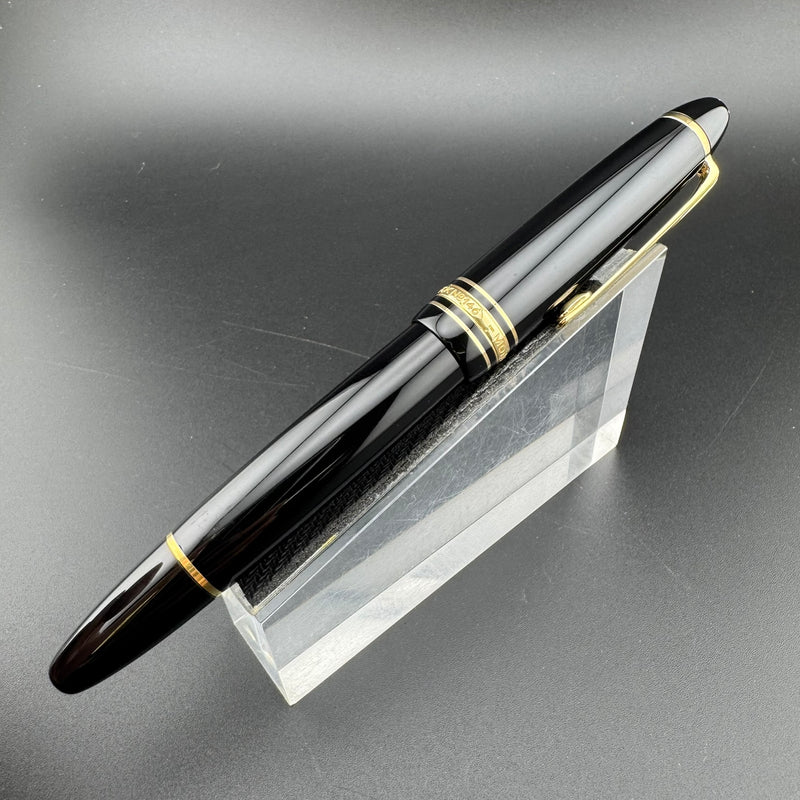 Montblanc Meisterstück No. 146 Fountain Pen 14K Gold Medium Nib Serviced