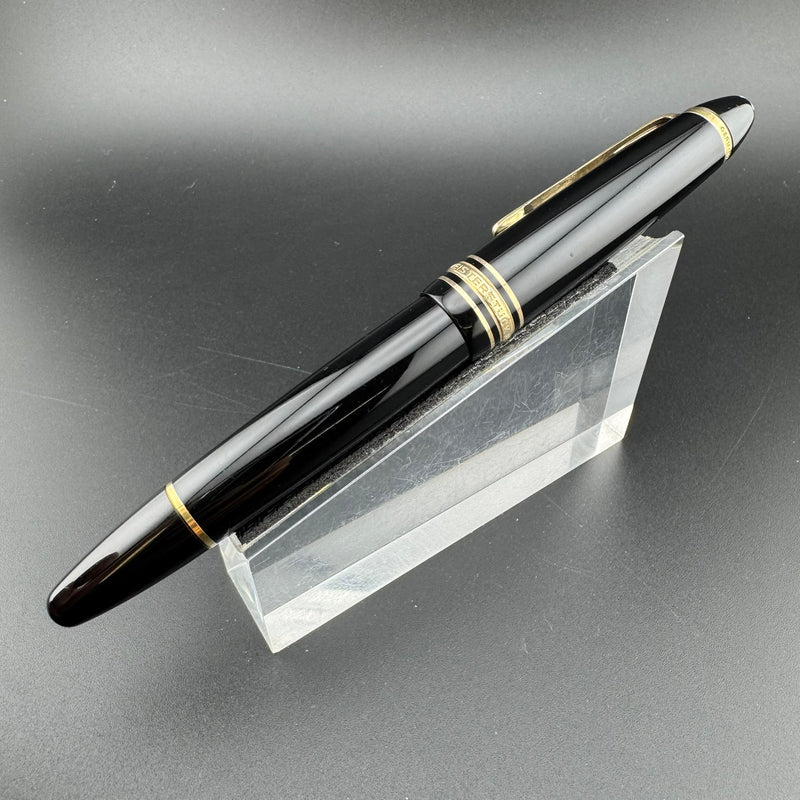 Montblanc Meisterstück No. 146 Fountain Pen 14K Broad Nib Serviced
