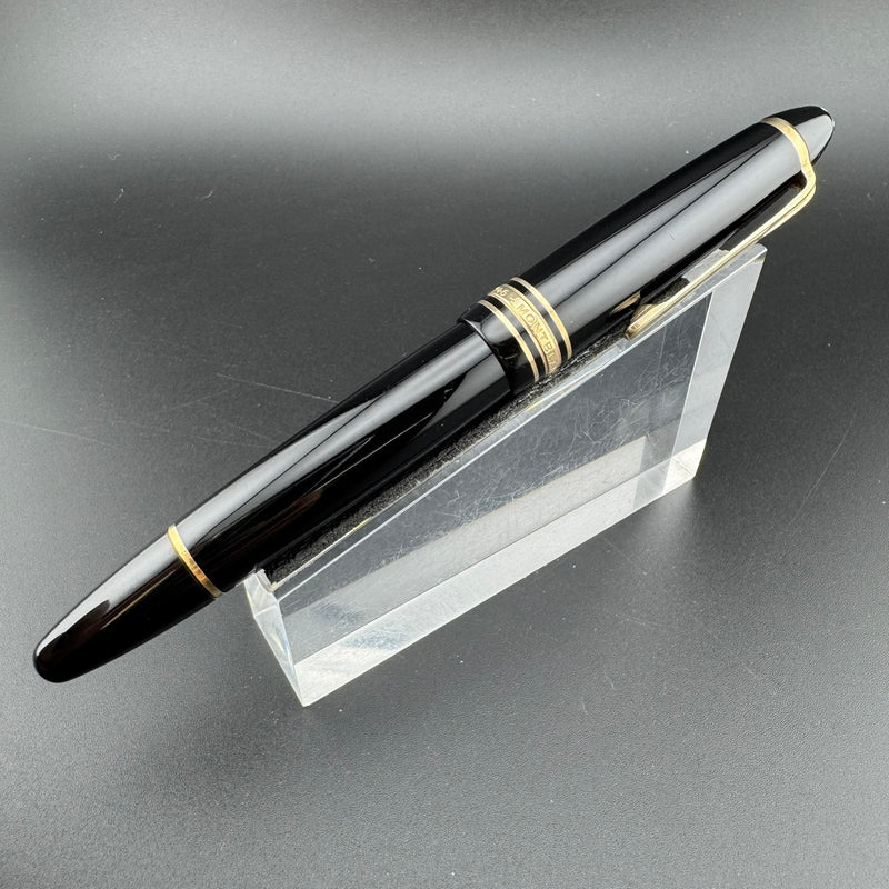 Montblanc Meisterstück No. 146 Fountain Pen 14K Broad Nib Serviced