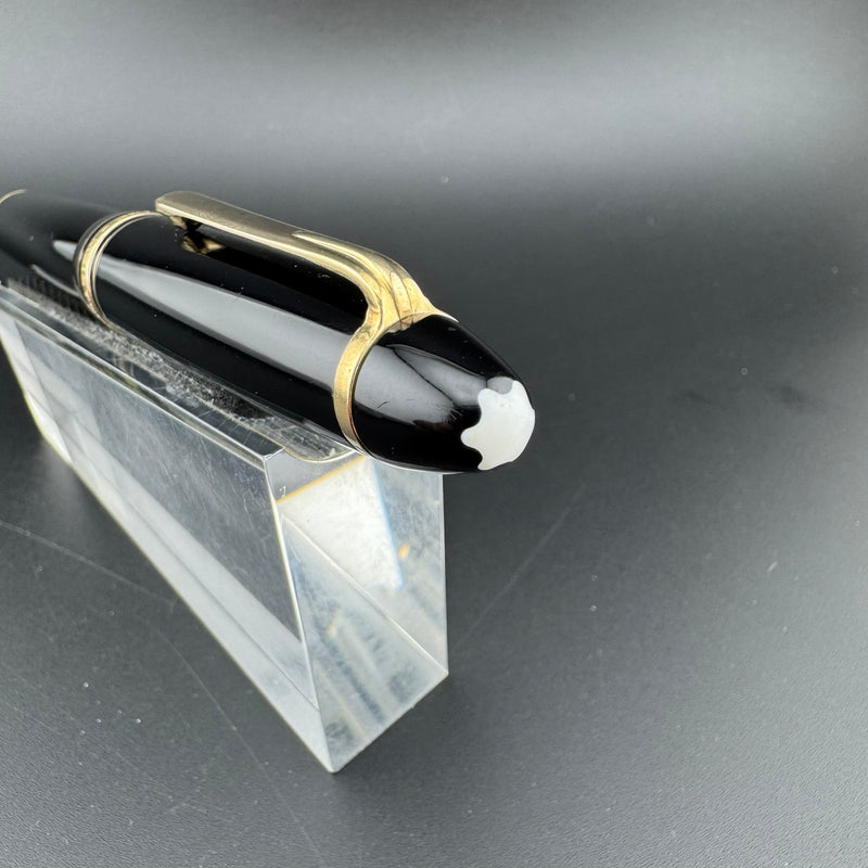 Montblanc Meisterstück No. 146 Fountain Pen 14K Broad Nib Serviced