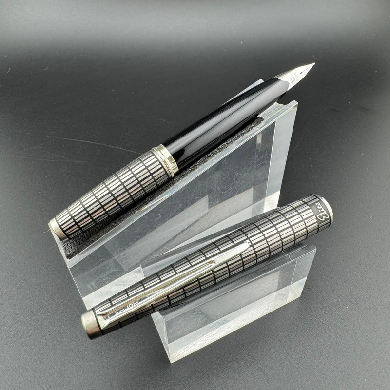 Pilot Elite Steel Checkered Pocket Fountain Pen 18K Gold F Nib Oct 1974