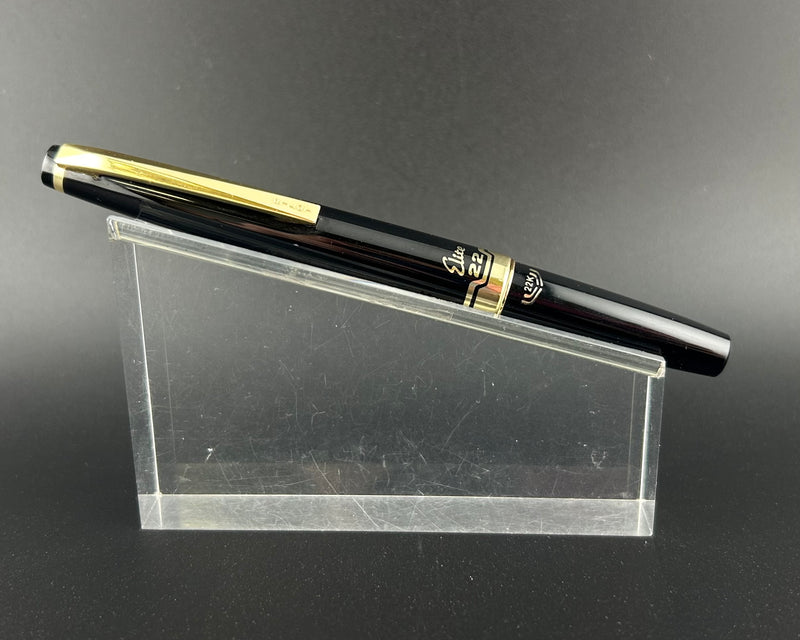 Pilot Elite Pocket Fountain Pen 22K Gold Fine Nib Produced March 7, 1971