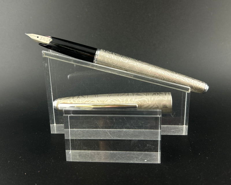 Platinum Silver Scroll Fountain Pen 18K White Gold Fine Nib