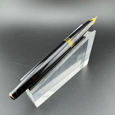 Montblanc Meisterstück No. 12 Fountain Pen 18C Gold Fine Nib