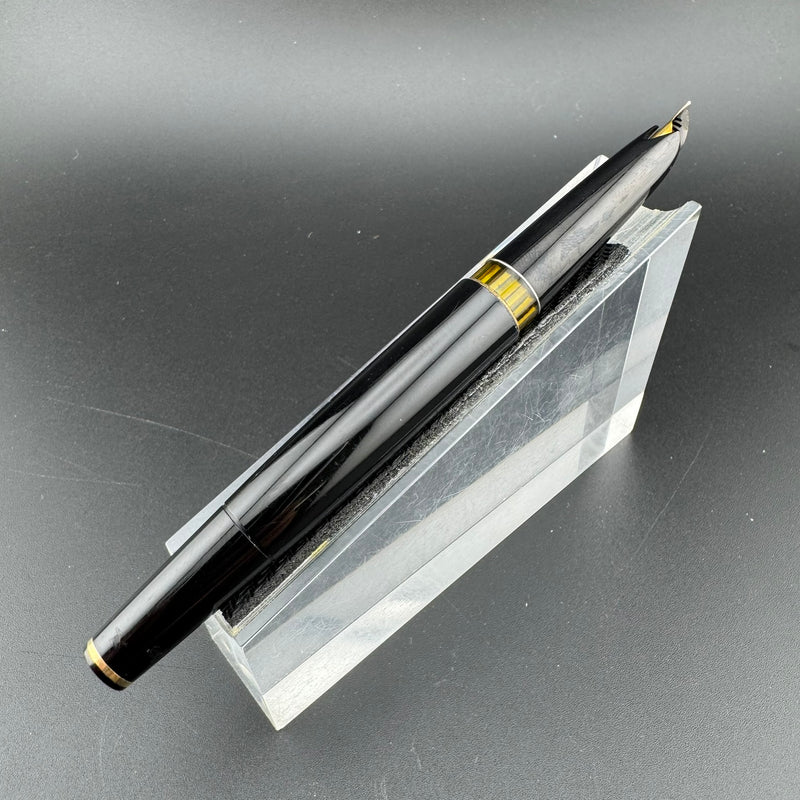 Montblanc Meisterstück No. 12 Fountain Pen 18C Gold Fine Nib