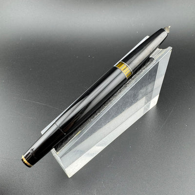 Montblanc Meisterstück No. 12 Fountain Pen 18C Gold Fine Nib