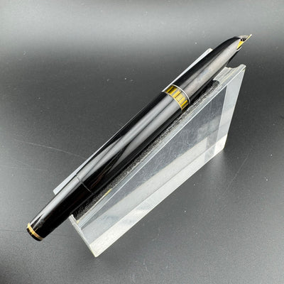 Montblanc Meisterstück No. 12 Fountain Pen 18C Gold Fine Nib