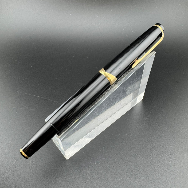 Montblanc Meisterstück No. 12 Fountain Pen 18C Gold Fine Nib