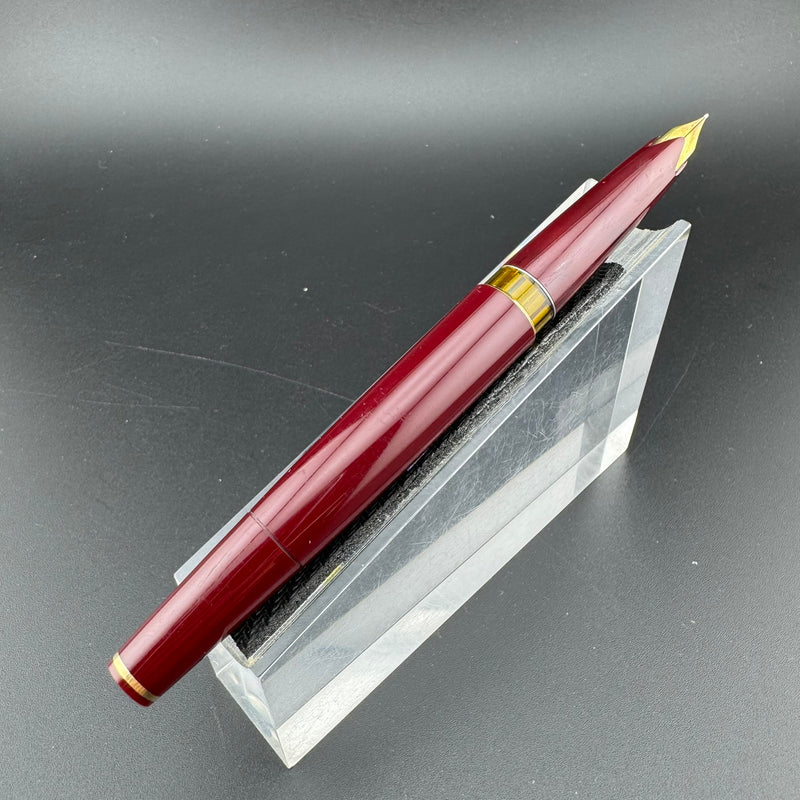 Montblanc Meisterstück No. 12 Burgundy Fountain Pen 18C Gold EF Nib Serviced