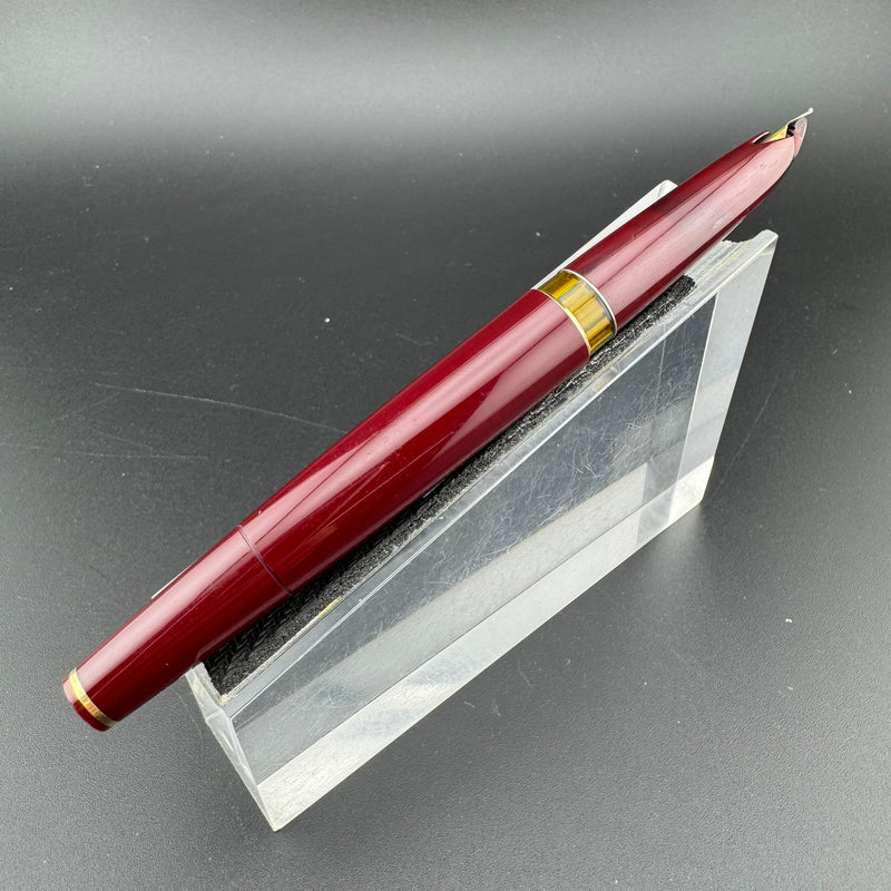 Montblanc Meisterstück No. 12 Burgundy Fountain Pen 18C Gold EF Nib Serviced