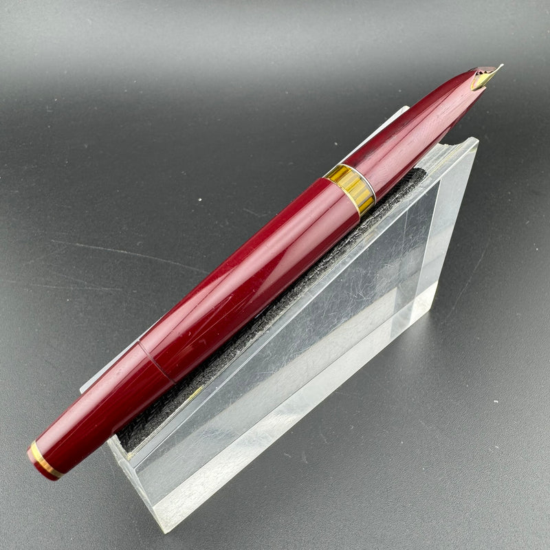 Montblanc Meisterstück No. 12 Burgundy Fountain Pen 18C Gold EF Nib Serviced