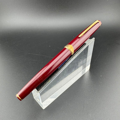 Montblanc Meisterstück No. 12 Burgundy Fountain Pen 18C Gold EF Nib Serviced