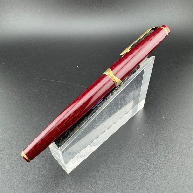 Montblanc Meisterstück No. 12 Burgundy Fountain Pen 18C Gold EF Nib Serviced