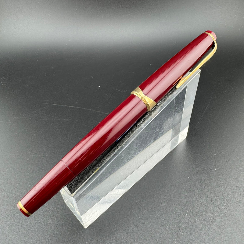 Montblanc Meisterstück No. 12 Burgundy Fountain Pen 18C Gold EF Nib Serviced