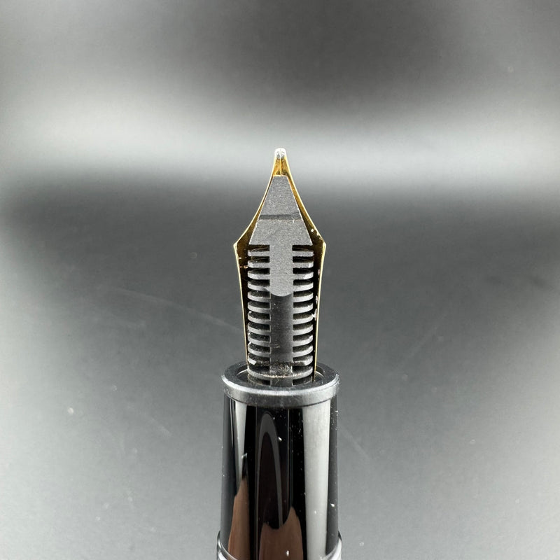Montblanc Meisterstück No. 146 Fountain Pen 14C Medium Nib w/Box Serviced