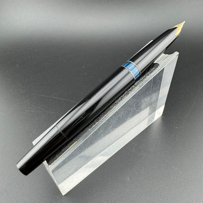 Montblanc No. 22 Black Resin Fountain Pen 14C Gold Extra-Fine Nib Serviced