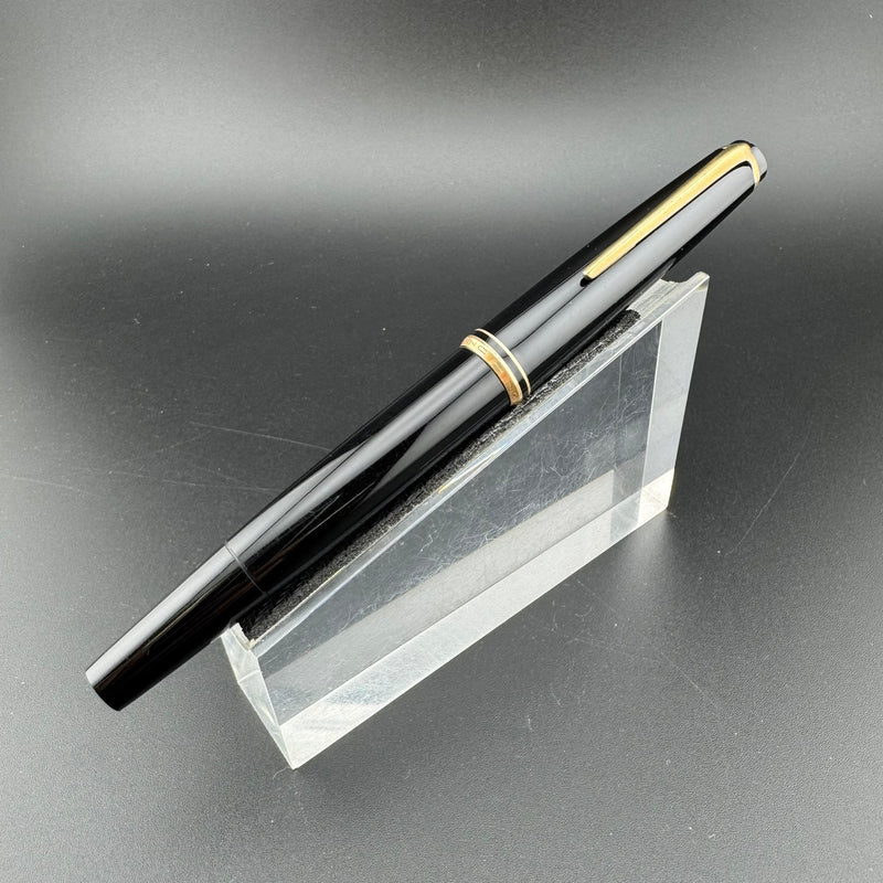 Montblanc No. 22 Black Resin Fountain Pen 14C Gold Extra-Fine Nib Serviced