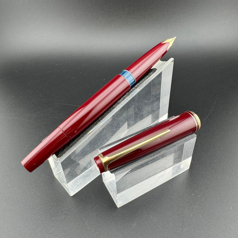Montblanc No. 22 Burgundy Resin Fountain Pen 14C Gold Extra Fine Nib Serviced