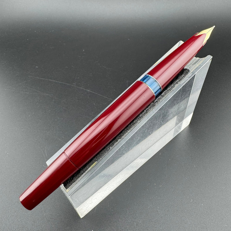 Montblanc No. 22 Burgundy Resin Fountain Pen 14C Gold Extra Fine Nib Serviced