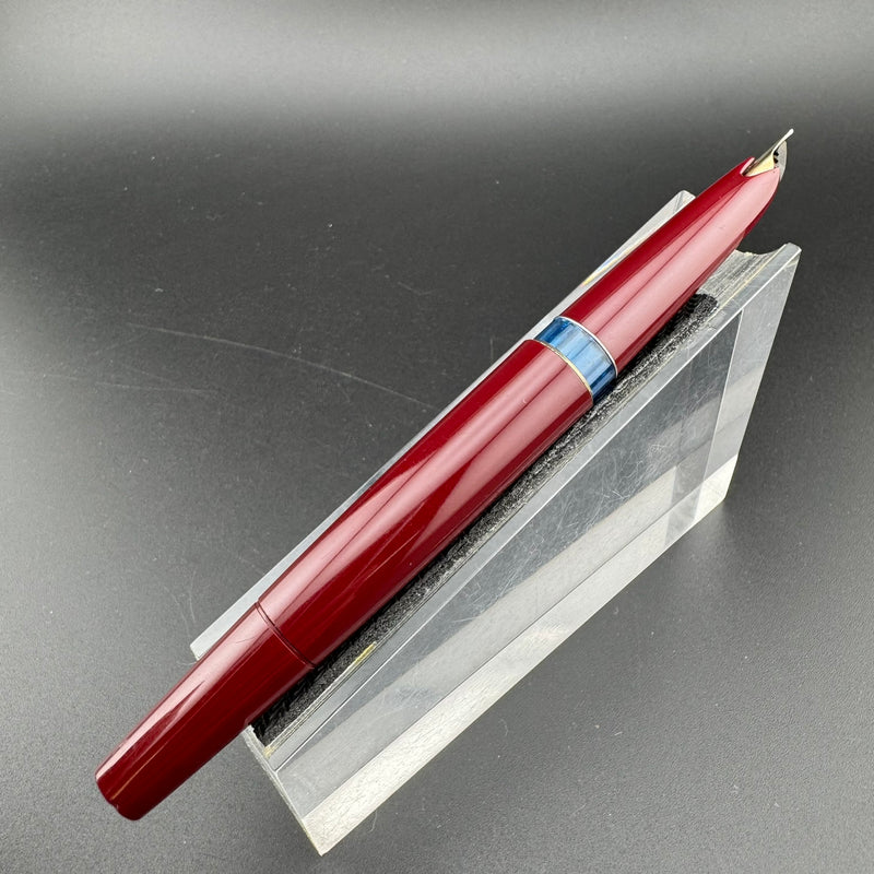 Montblanc No. 22 Burgundy Resin Fountain Pen 14C Gold Extra Fine Nib Serviced