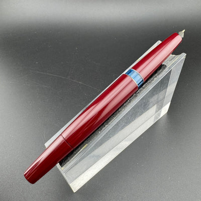 Montblanc No. 22 Burgundy Resin Fountain Pen 14C Gold Extra Fine Nib Serviced