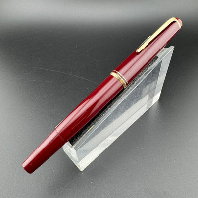 Montblanc No. 22 Burgundy Resin Fountain Pen 14C Gold Extra Fine Nib Serviced