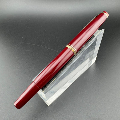 Montblanc No. 22 Burgundy Resin Fountain Pen 14C Gold Extra Fine Nib Serviced