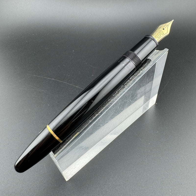 Montblanc Meisterstück No. 146 Fountain Pen 14K Gold Extra Fine Nib Serviced