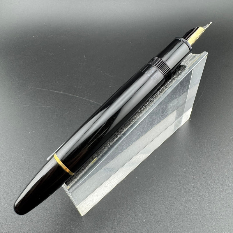 Montblanc Meisterstück No. 146 Fountain Pen 14K Gold Extra Fine Nib Serviced