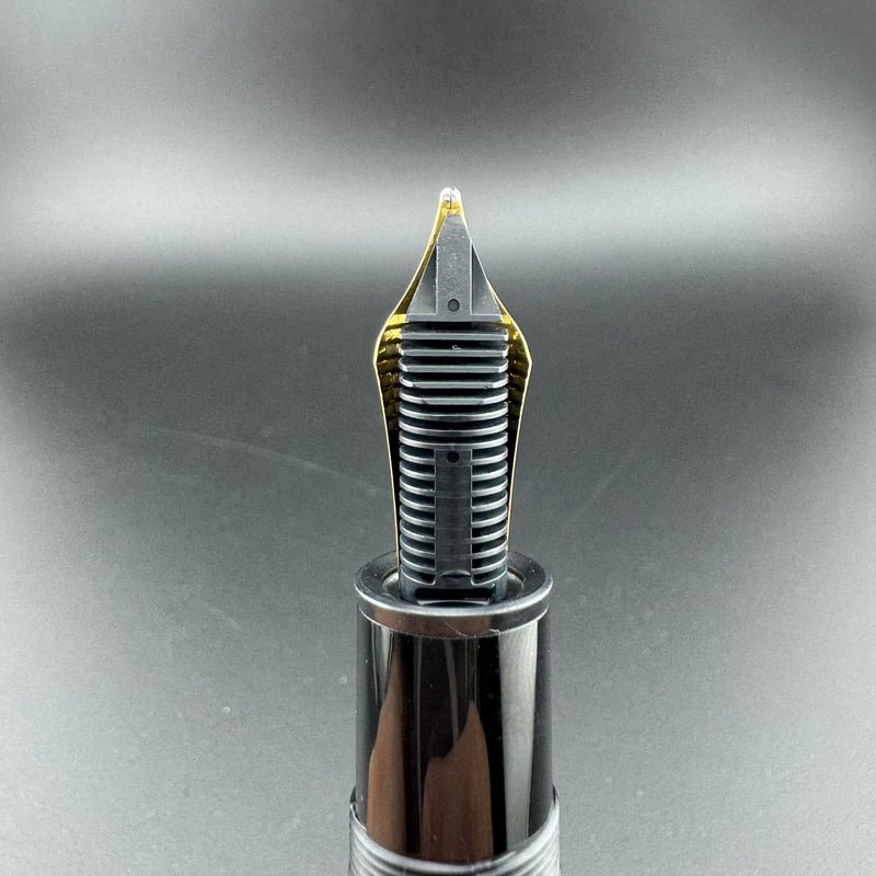 Montblanc Meisterstück No. 149 Fountain Pen 18K Gold Broad Nib Serviced