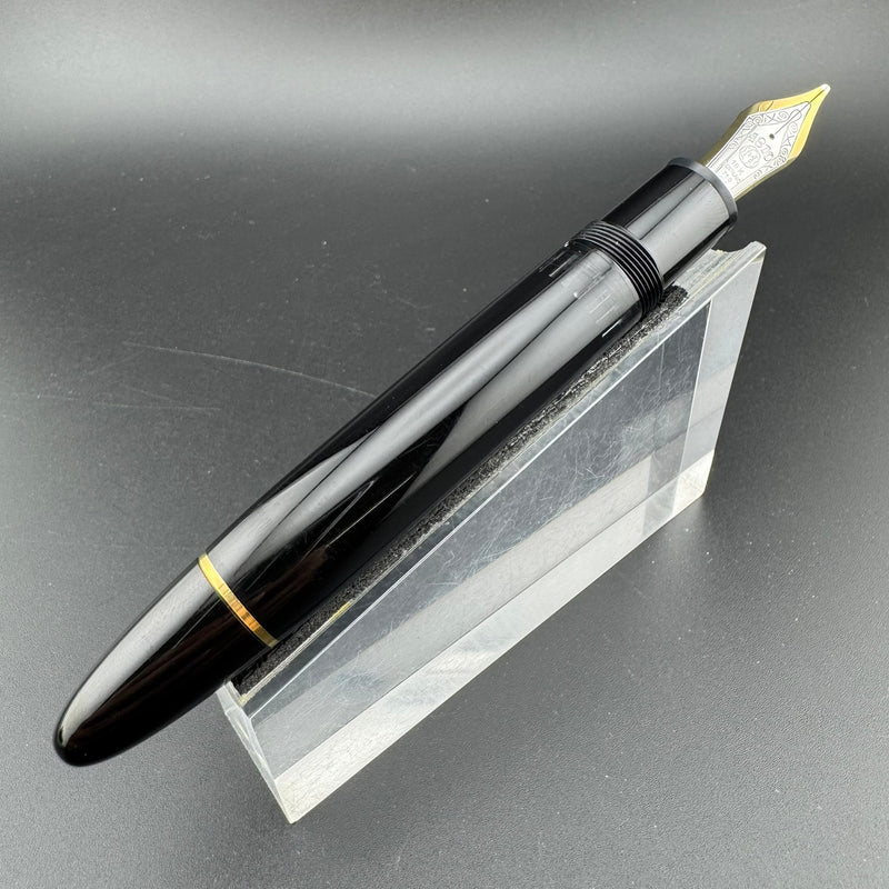 Montblanc Meisterstück No. 149 Fountain Pen 18K Gold Broad Nib Serviced